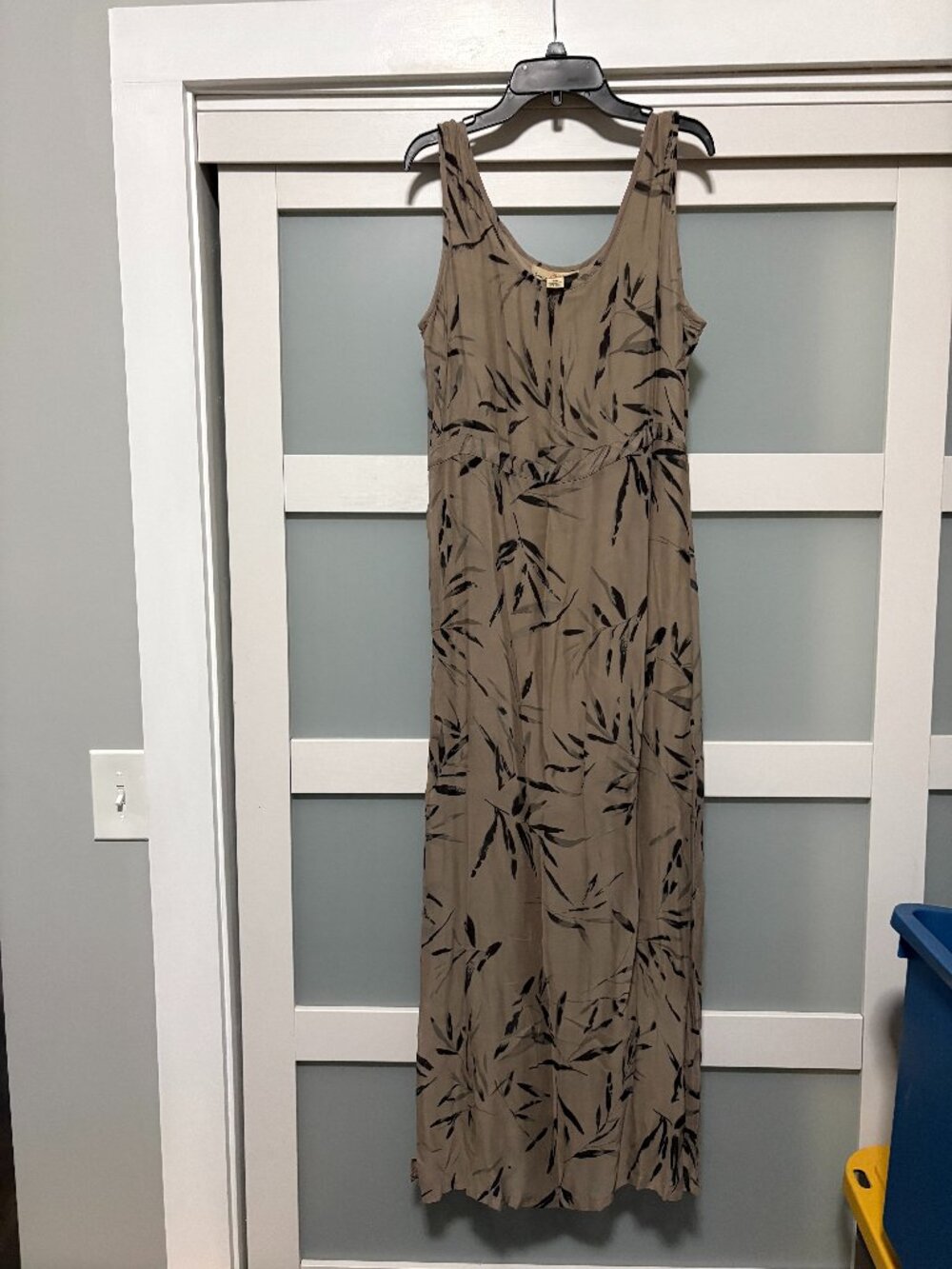 Ladies Sacred Thread Sleeveless Maxi Dress Tan Leaf Print sz S/M Back TIe EUC